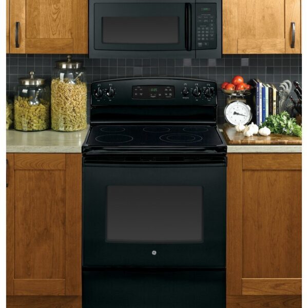 GE Appliances 3 Piece Kitchen Appliance Package with French Door Refrigerator, Electric Freestanding - Image 4