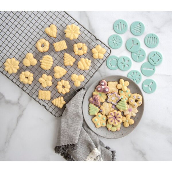 Nordic Ware Deluxe Spritz Maker and Cupcake Deco Set - Image 2