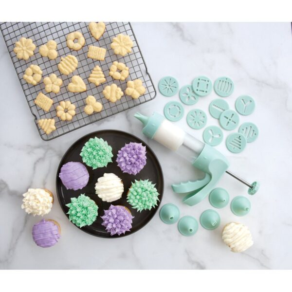 Nordic Ware Deluxe Spritz Maker and Cupcake Deco Set - Image 4